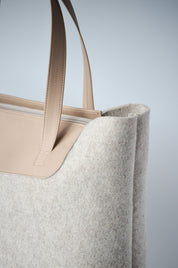 Duurzame shopper Marly handgemaakt van gerecycled wolvilt beige