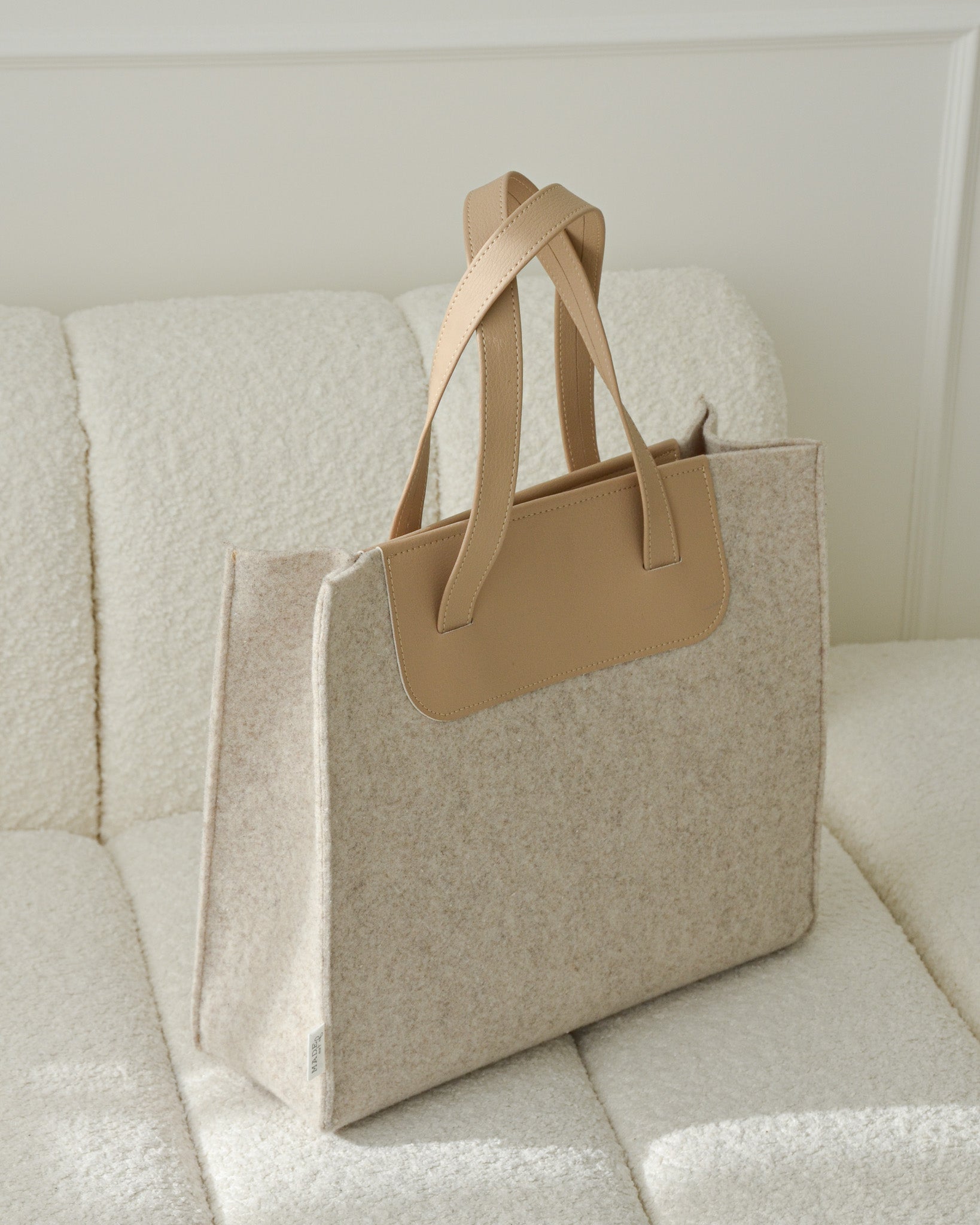 Duurzame-sustainable-bag-shopper-handtas-recycled-vilt-MADEoutof-beige-30.jpg