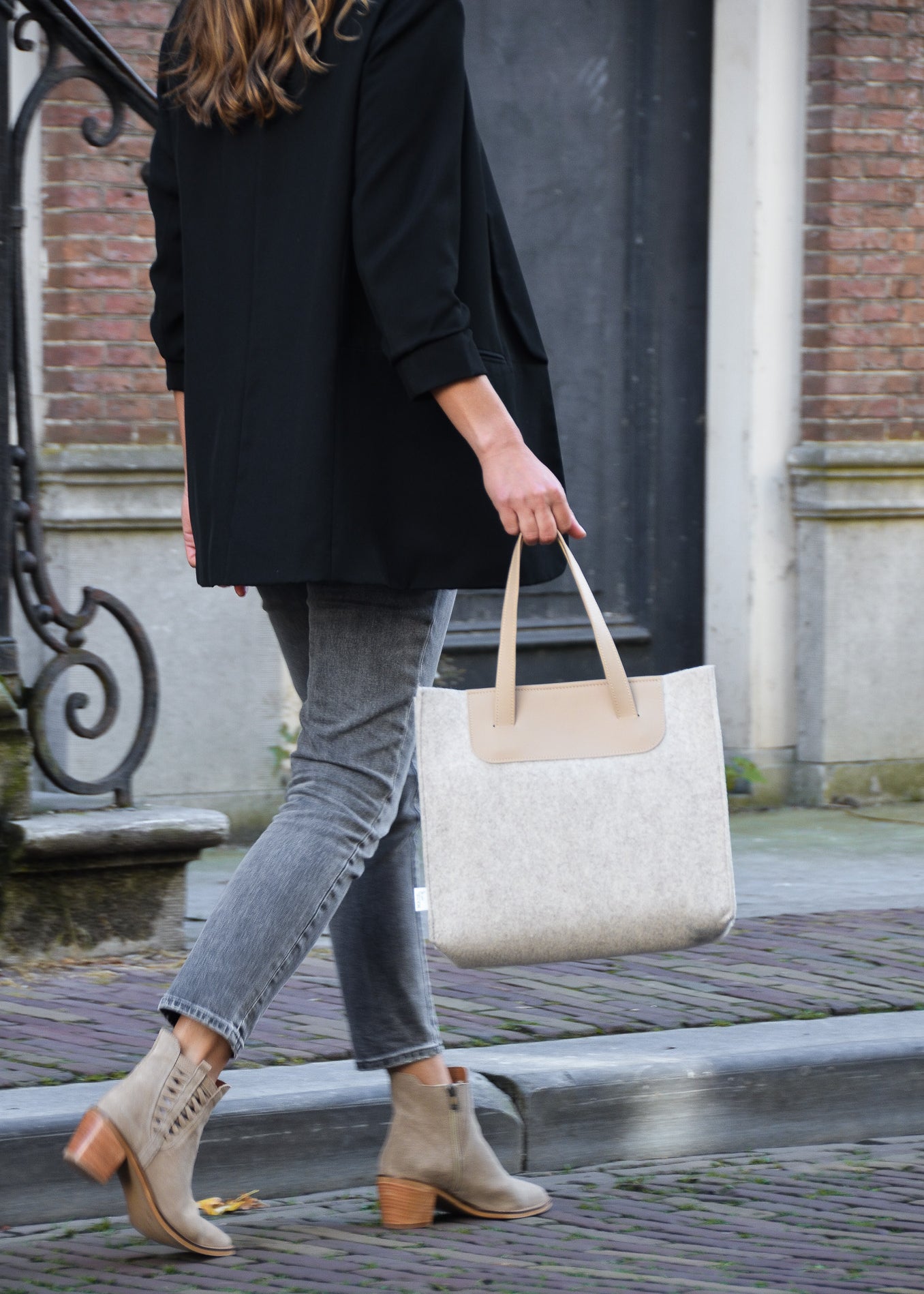 Duurzame-sustainable-bag-shopper-handtas-recycled-vilt-MADEoutof-beige-67.jpg