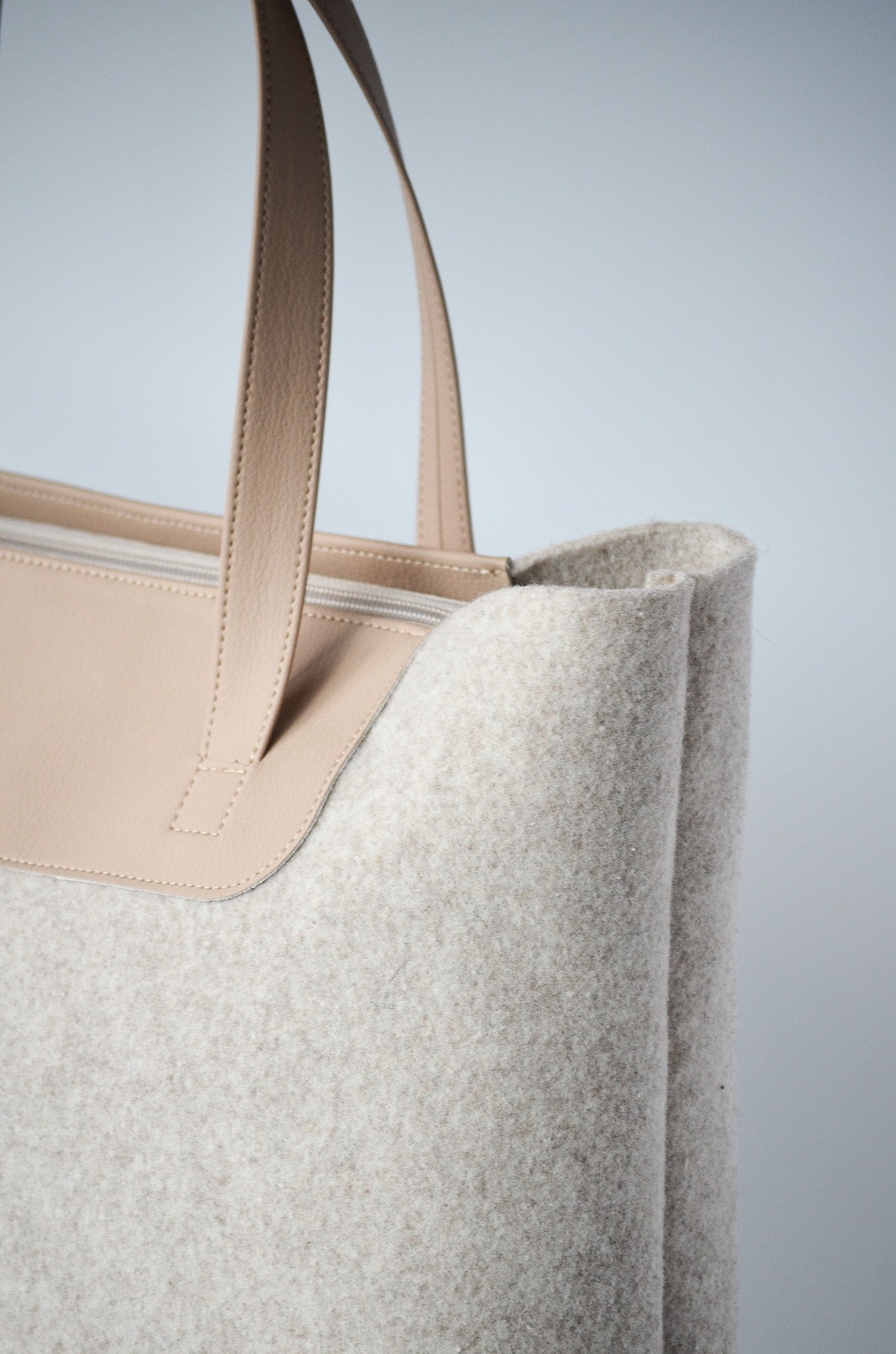 Duurzame shopper Marly handgemaakt van gerecycled wolvilt beige 