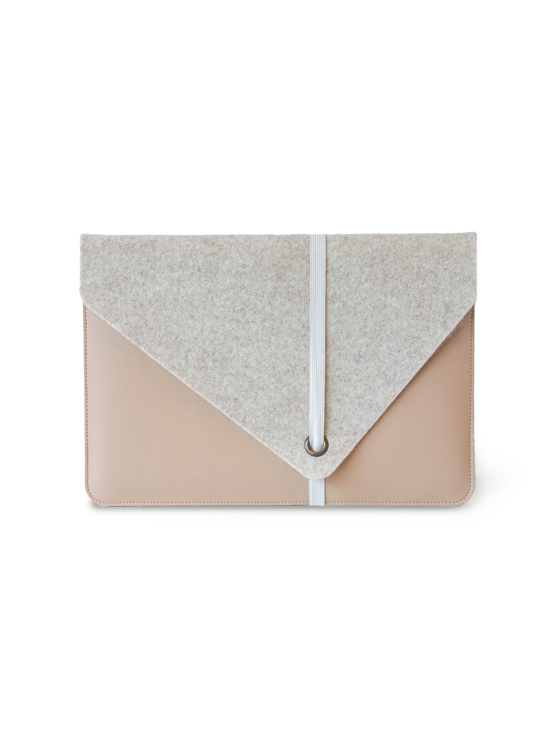 laptophoes MARO van duurzaam recycled wol en stijlvol vegan appelleer beige