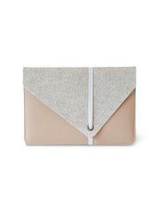 laptophoes MARO van duurzaam recycled wol en stijlvol vegan appelleer beige